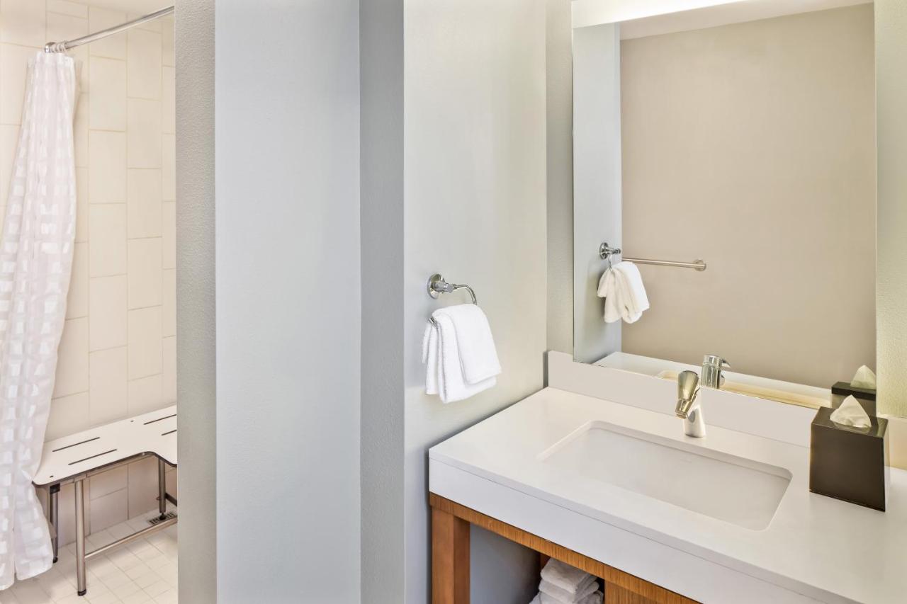 Queen Room with Two Queen Beds and City View - Disability Access/Shower at Hyatt Place Waikiki Beach
