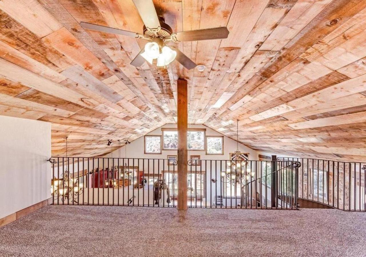 | Badlands Roost: a rustic-modern designed home