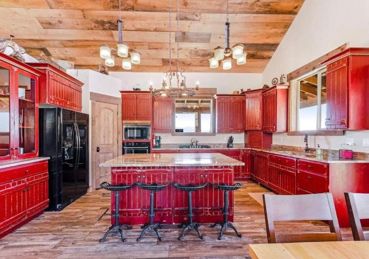  | Badlands Roost: a rustic-modern designed home