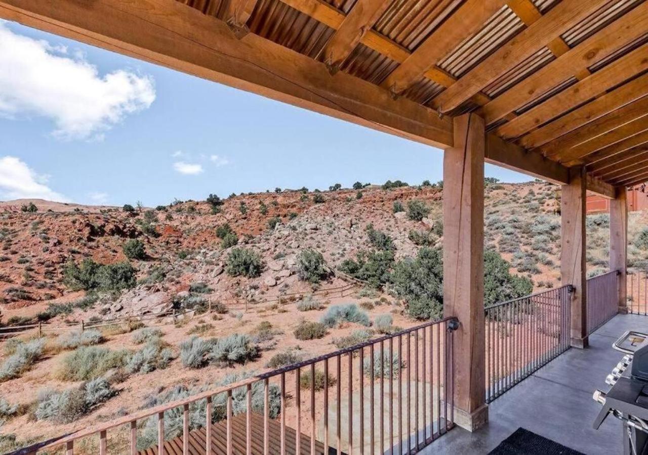| Badlands Roost: a rustic-modern designed home