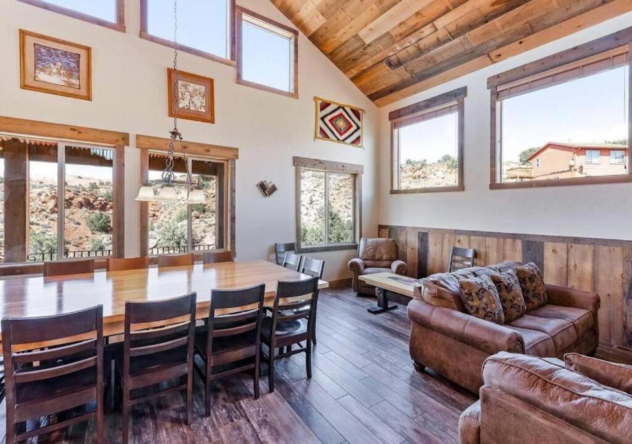 | Badlands Roost: a rustic-modern designed home