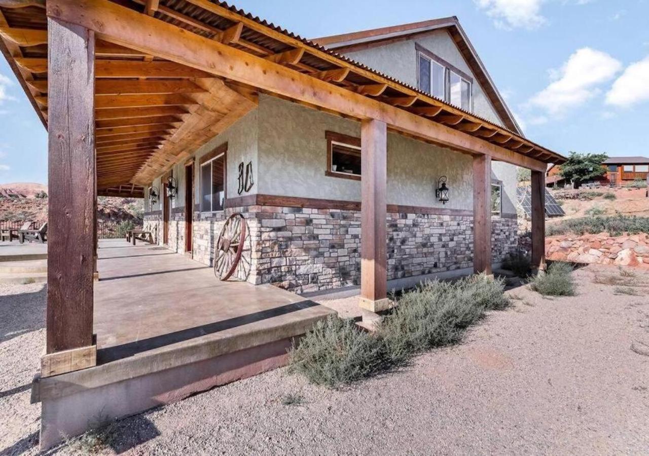 | Badlands Roost: a rustic-modern designed home