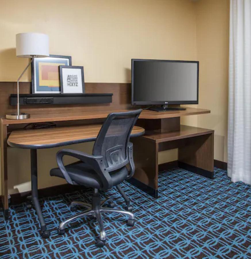 | Fairfield Inn & Suites Lexington Keeneland Airport