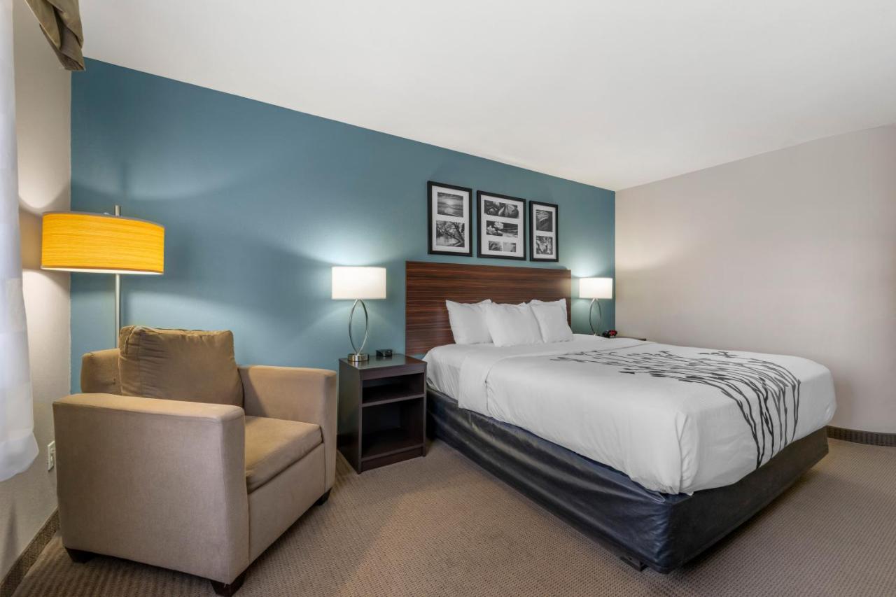 King Room Mobility and Hearing Accessible - Accessible/Non-Smoking at Sleep Inn & Suites Hays I-70