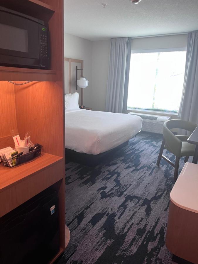 Guest Room, 1 King at Fairfield Inn & Suites by Marriott Oskaloosa