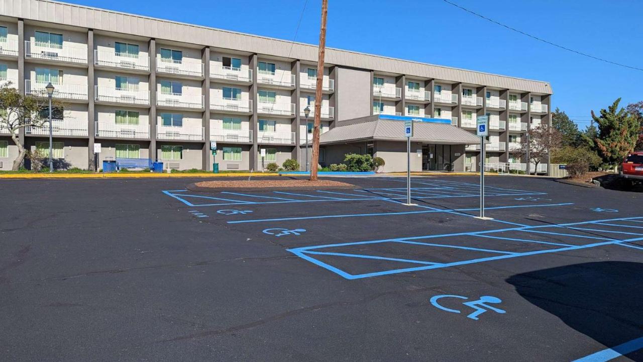 | Motel 6-Danvers, MA - Boston North