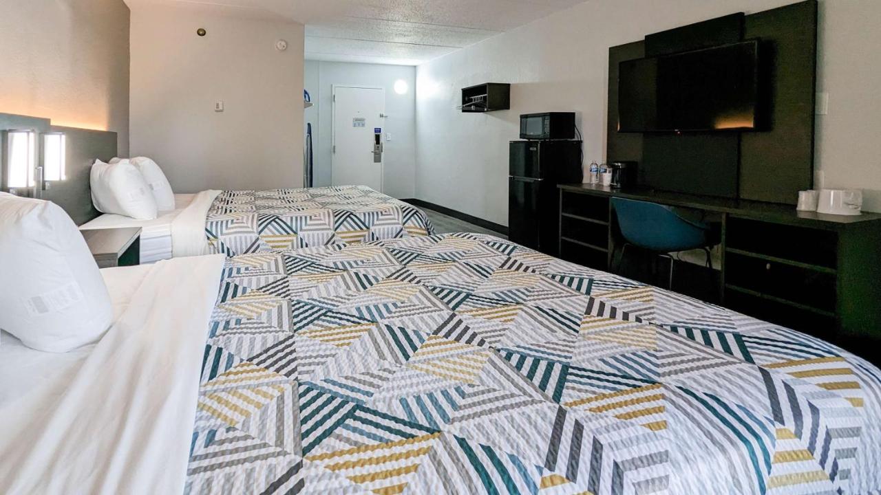 | Motel 6-Danvers, MA - Boston North