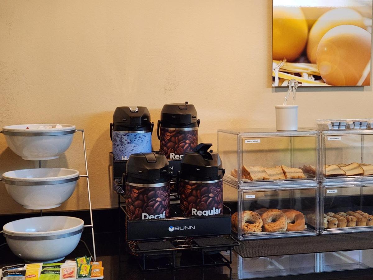  | Holiday Inn Express & Suites Asheboro