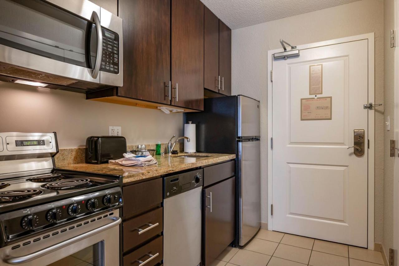 One-Bedroom Queen Suite with Sofa Bed at TownePlace Suites by Marriott Vincennes