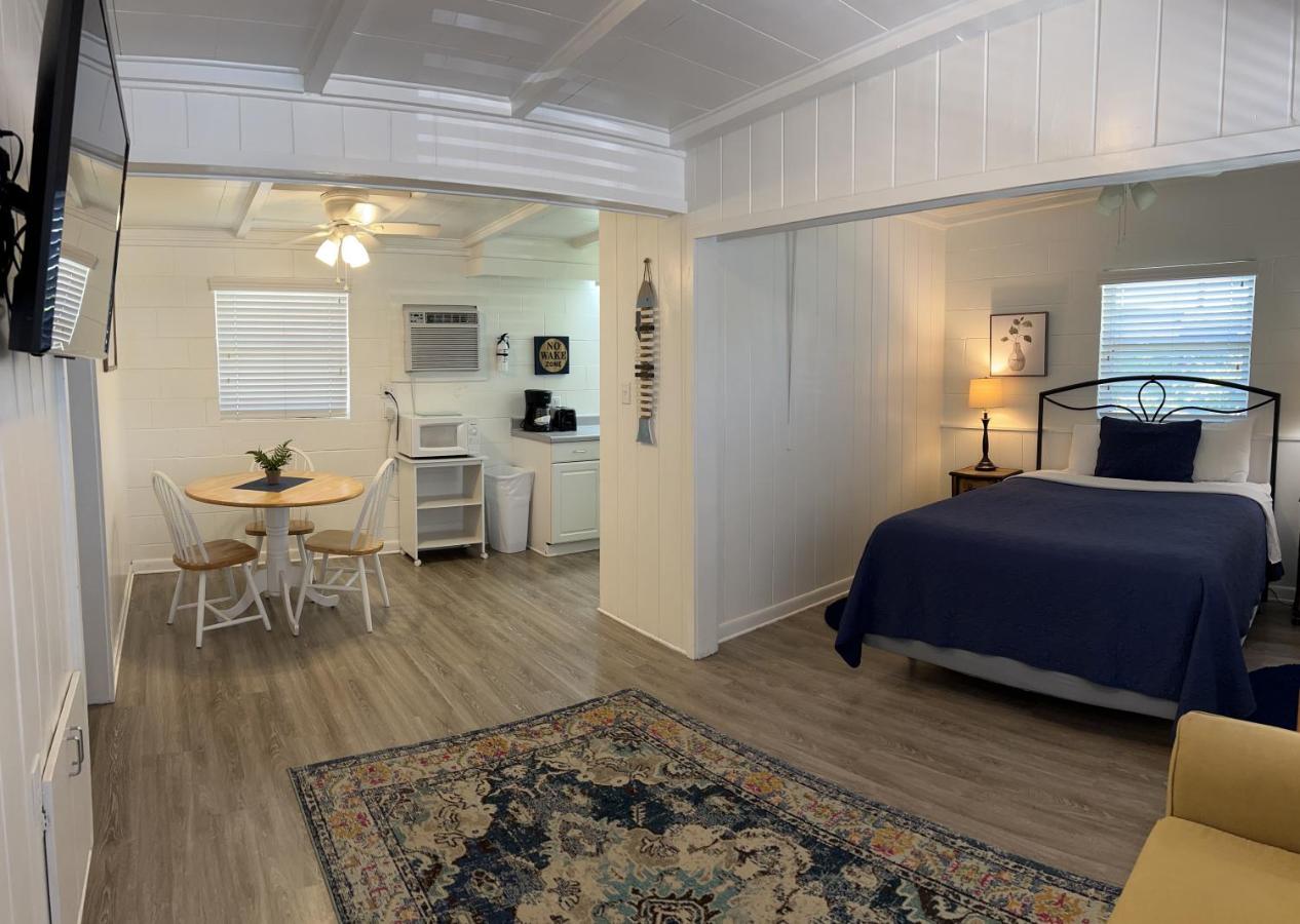 | Hontoon Landing Resort & Marina