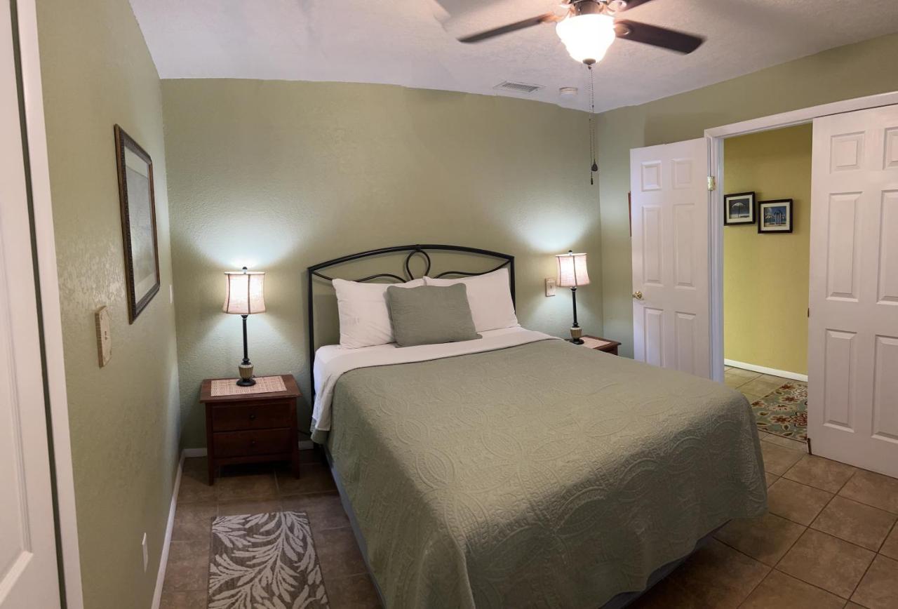 | Hontoon Landing Resort & Marina