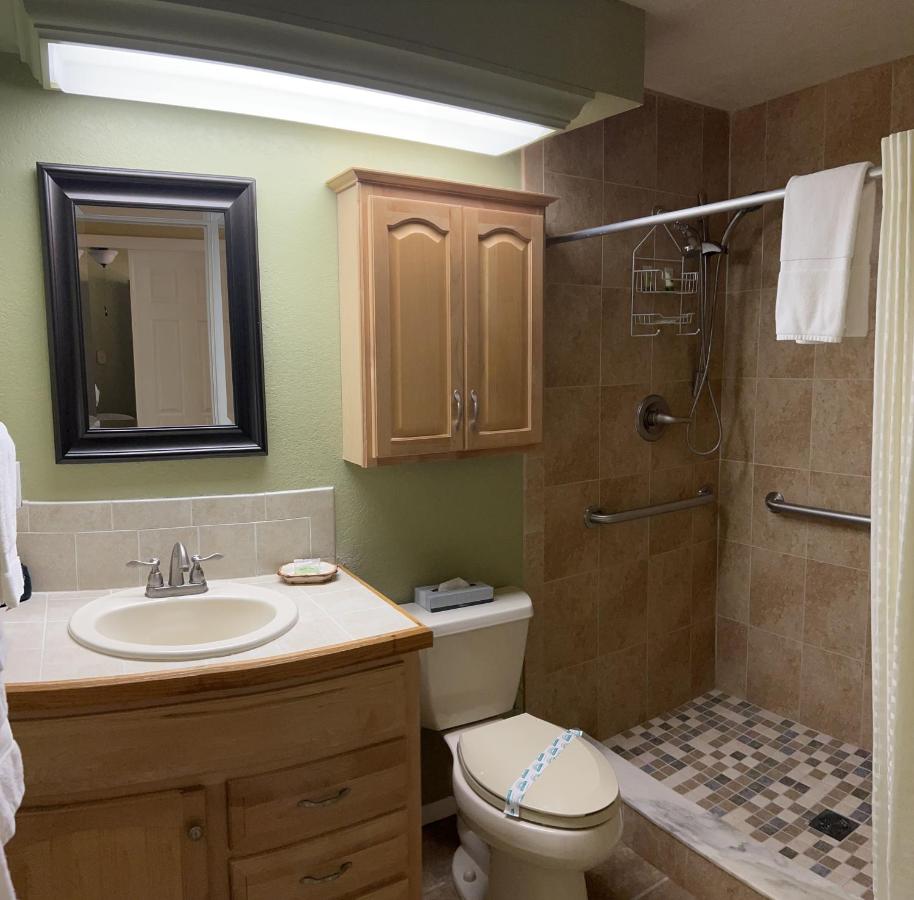 | Hontoon Landing Resort & Marina