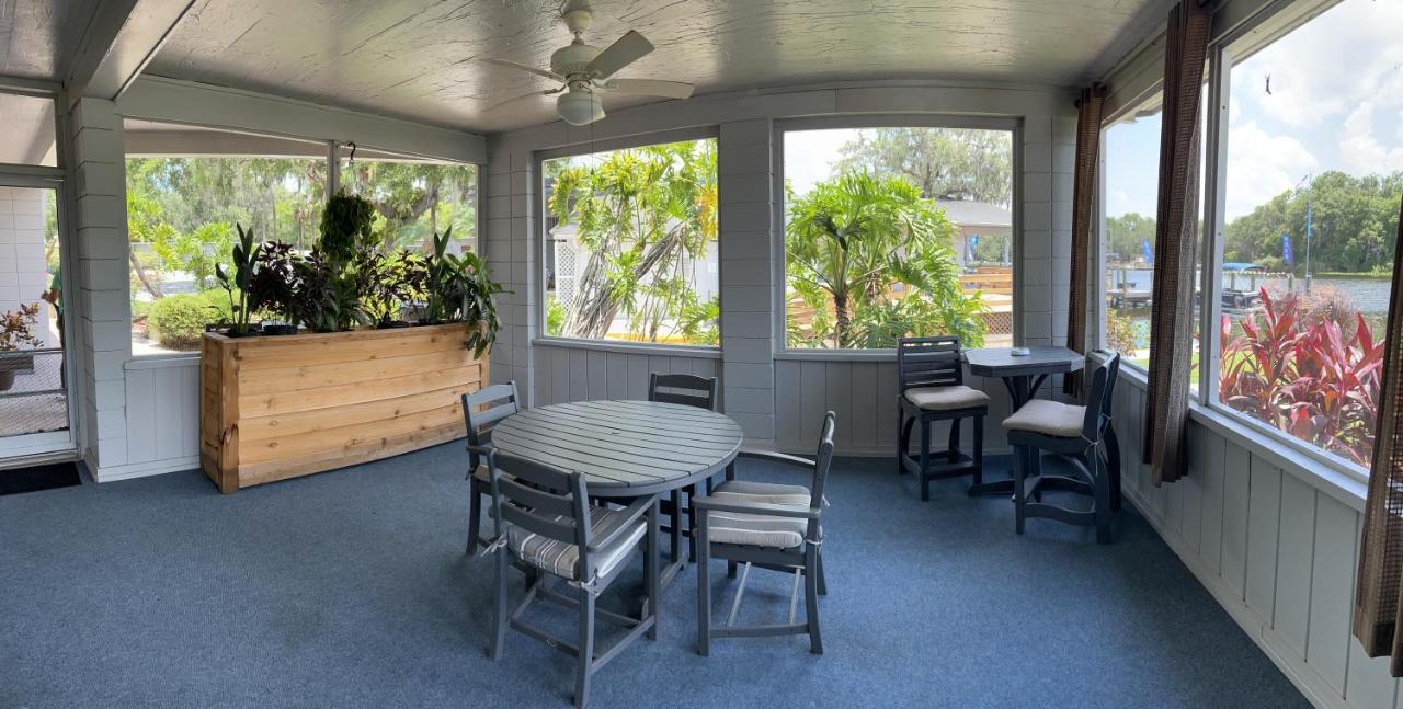 | Hontoon Landing Resort & Marina