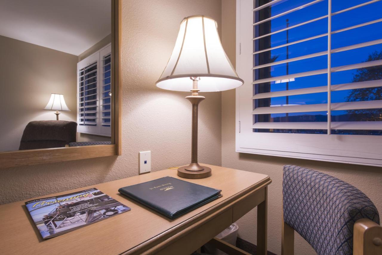 Deluxe King Room at Grand Vista Hotel
