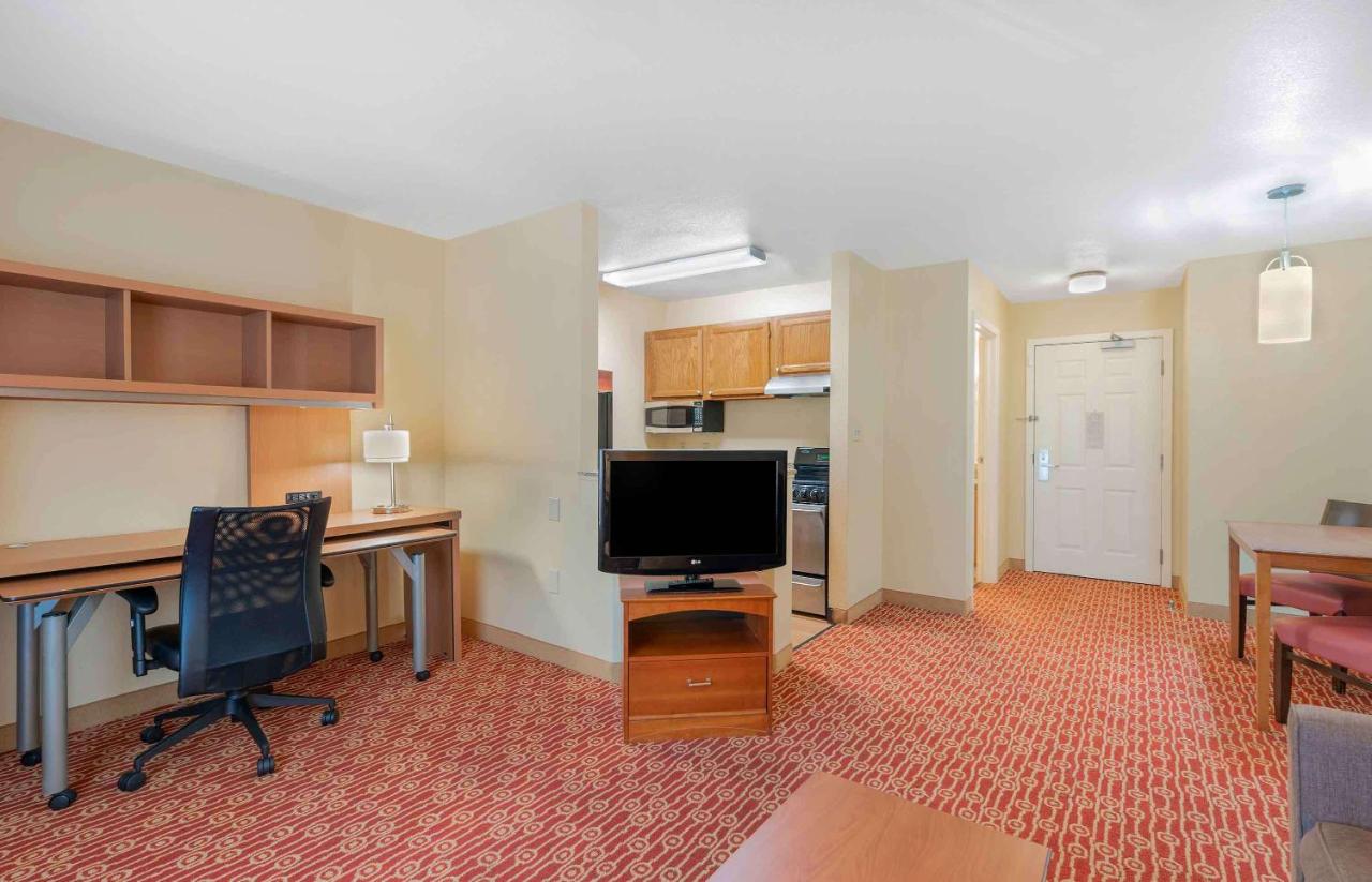 2 Bedroom Suite 2 Queen Beds Non-Smoking at Extended Stay America Suites - Newport News - Yorktown