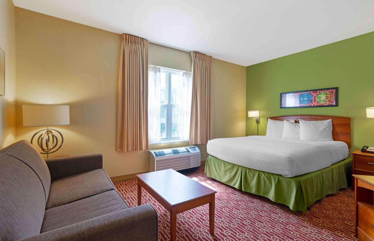 Deluxe studio 1 Queen Bed Non-Smoking at Extended Stay America Suites - Atlanta - Northlake