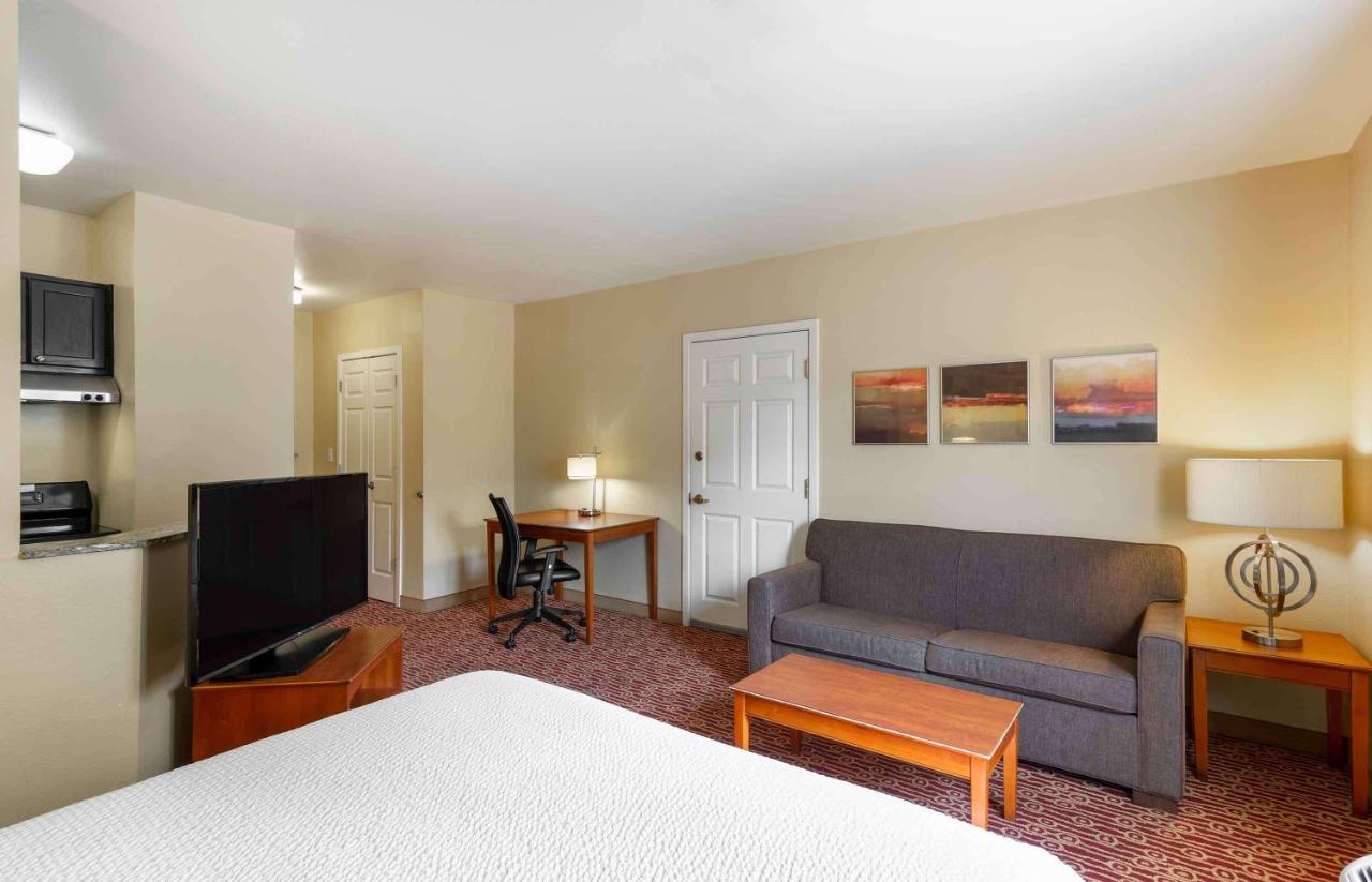 Deluxe studio 1 Queen Bed Non-Smoking at Extended Stay America Suites - Atlanta - Northlake