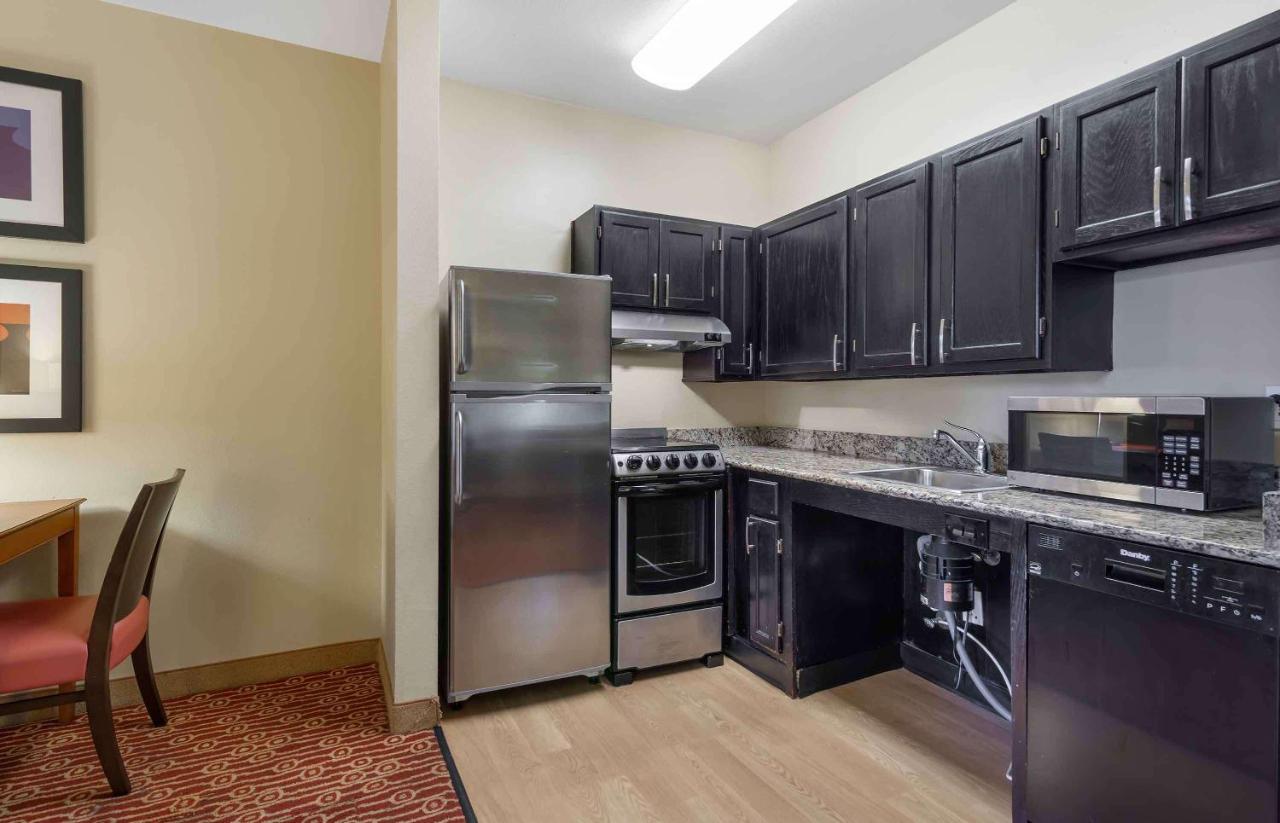 One Bedroom Suite with 1 Queen Bed - Non-Smoking at Extended Stay America Suites - Atlanta - Northlake