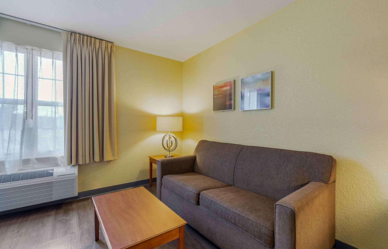 Deluxe studio 1 Queen Bed Non-Smoking at Extended Stay America Suites Chantilly Dulles