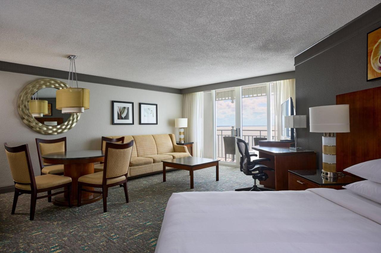King Studio with Sofa Bed, Waterfront, Sanibel Tower, Balcony at Marriott Sanibel Harbour Resort & Spa