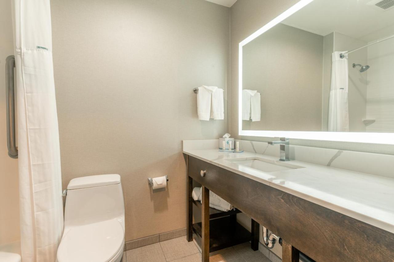 King Room- Non-Smoking at Hotel Aluxor SFO