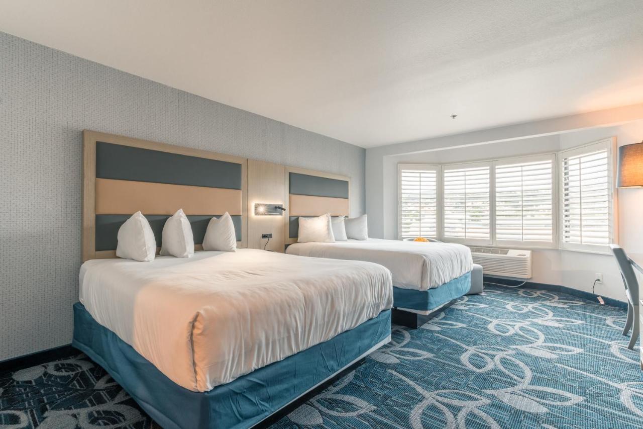Queen Room with Two Queen Beds - Non-Smoking at Hotel Aluxor SFO