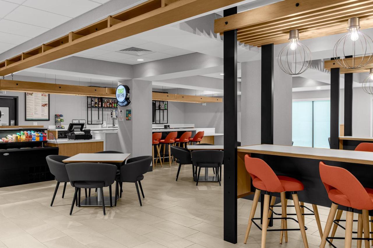 | Holiday Inn Cleveland, an IHG Hotel
