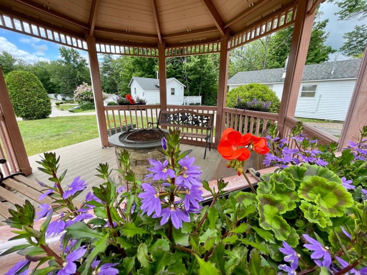 | Merrill Farm Inn