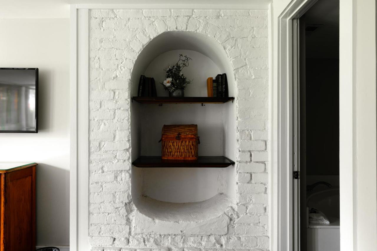 | Rhett House