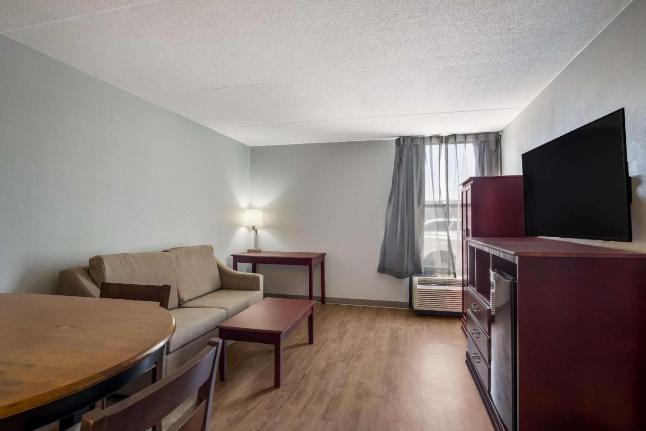Efficiency King Suite - Non-Smoking at Clarion Inn and Suites Airport