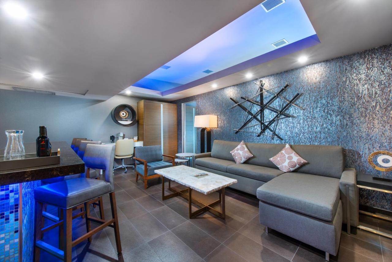 | Shade Hotel Manhattan Beach