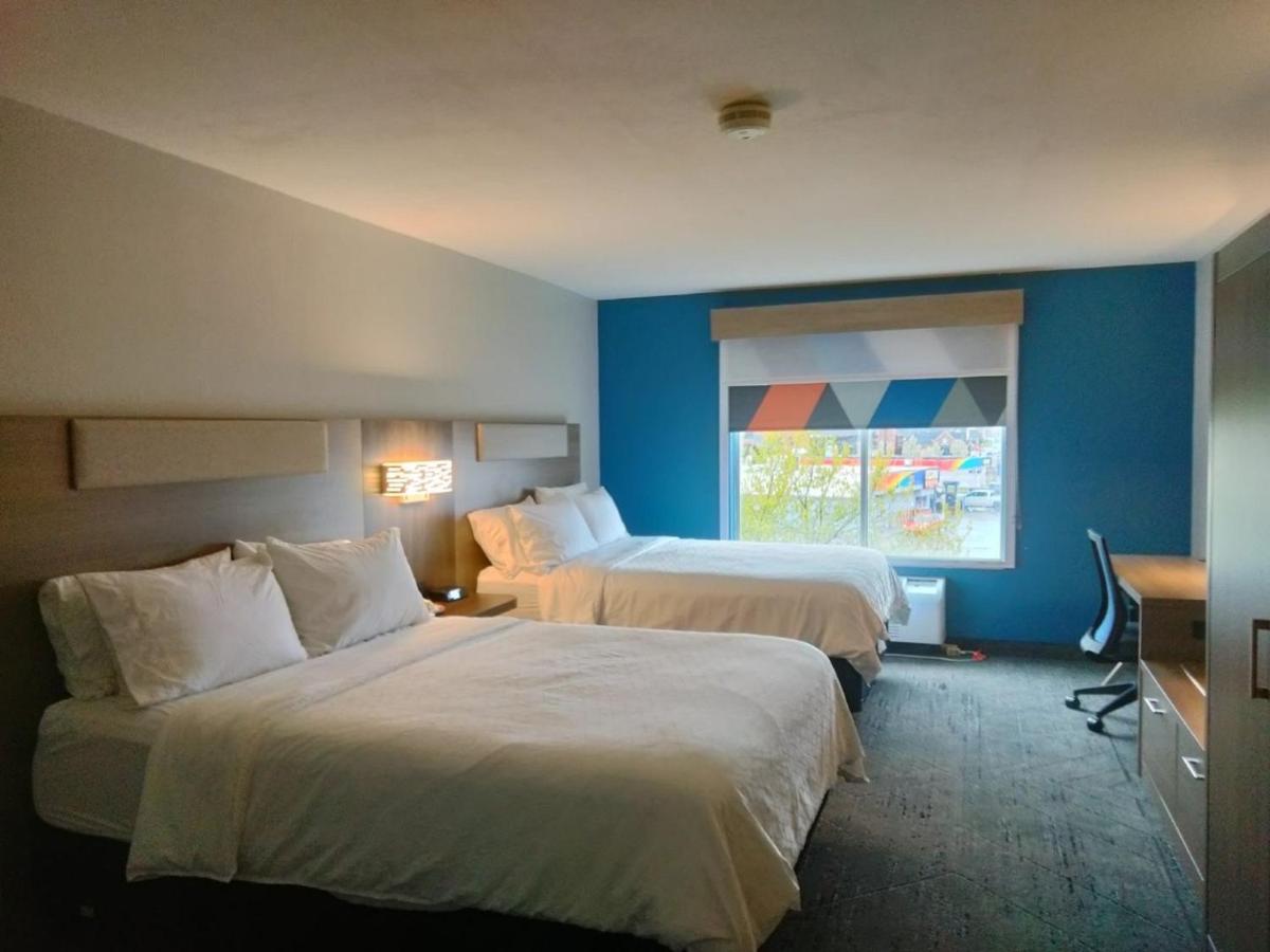 | Holiday Inn Express Lapeer, an IHG Hotel