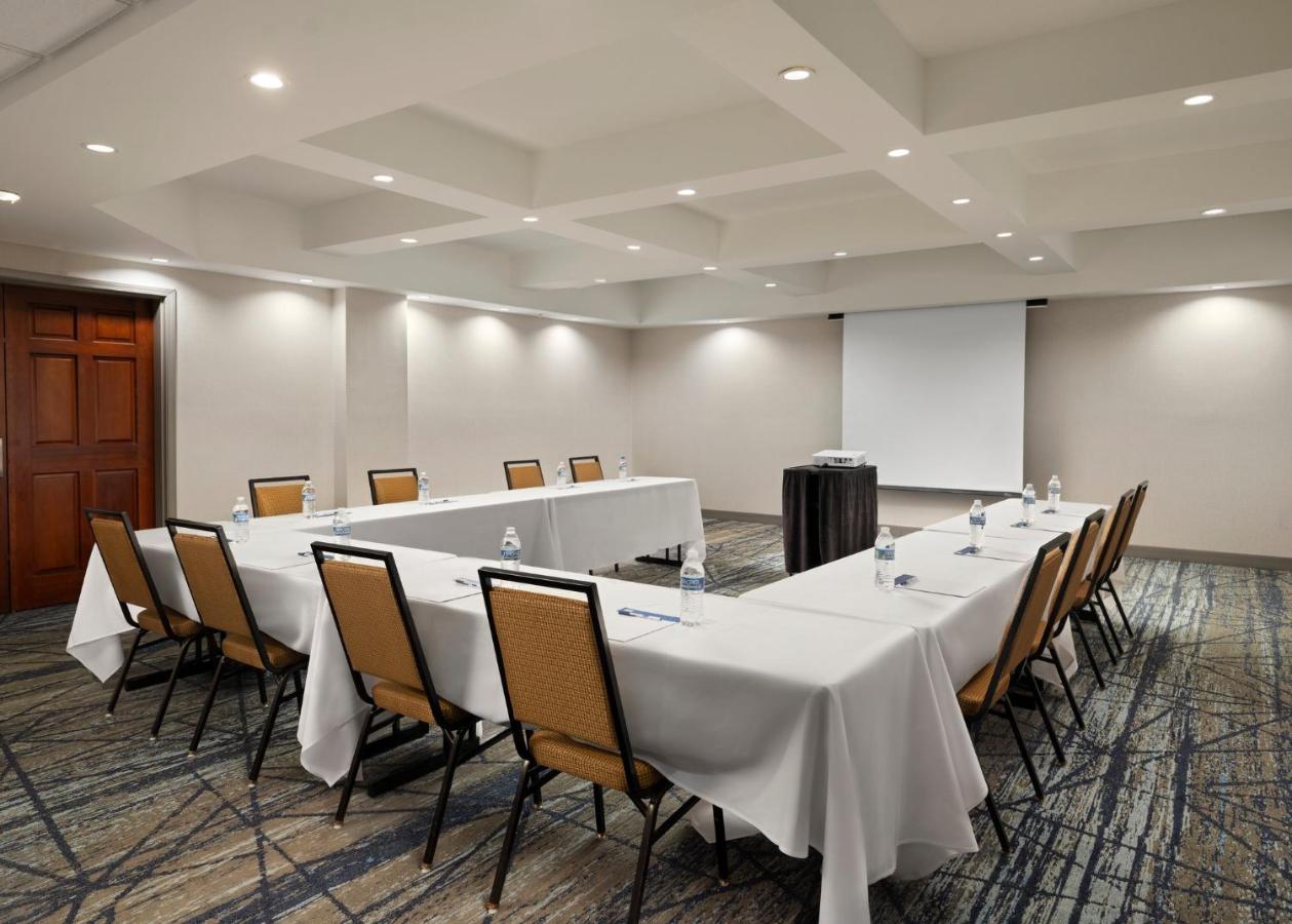 | Holiday Inn Express and Suites New Orleans Airport, an IHG Hotel
