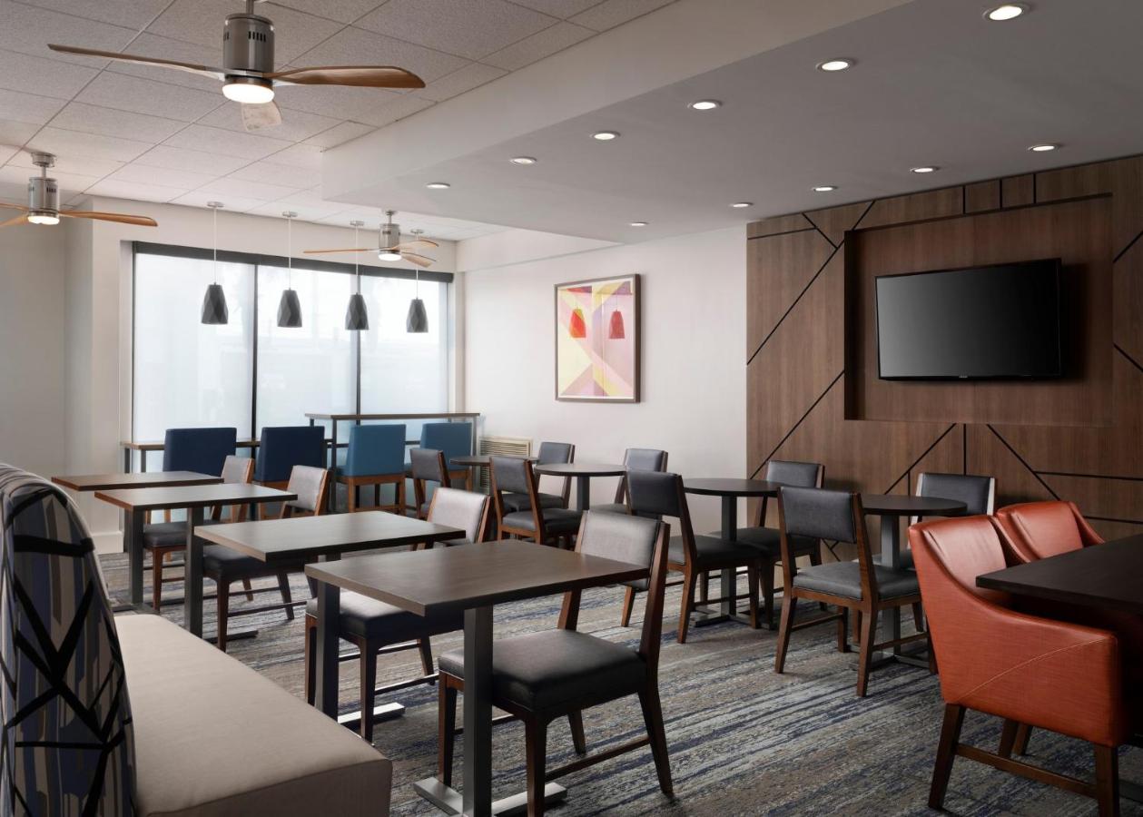 | Holiday Inn Express and Suites New Orleans Airport, an IHG Hotel