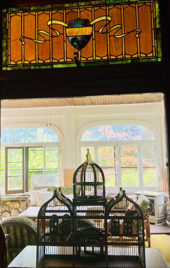 | Manor House Inn