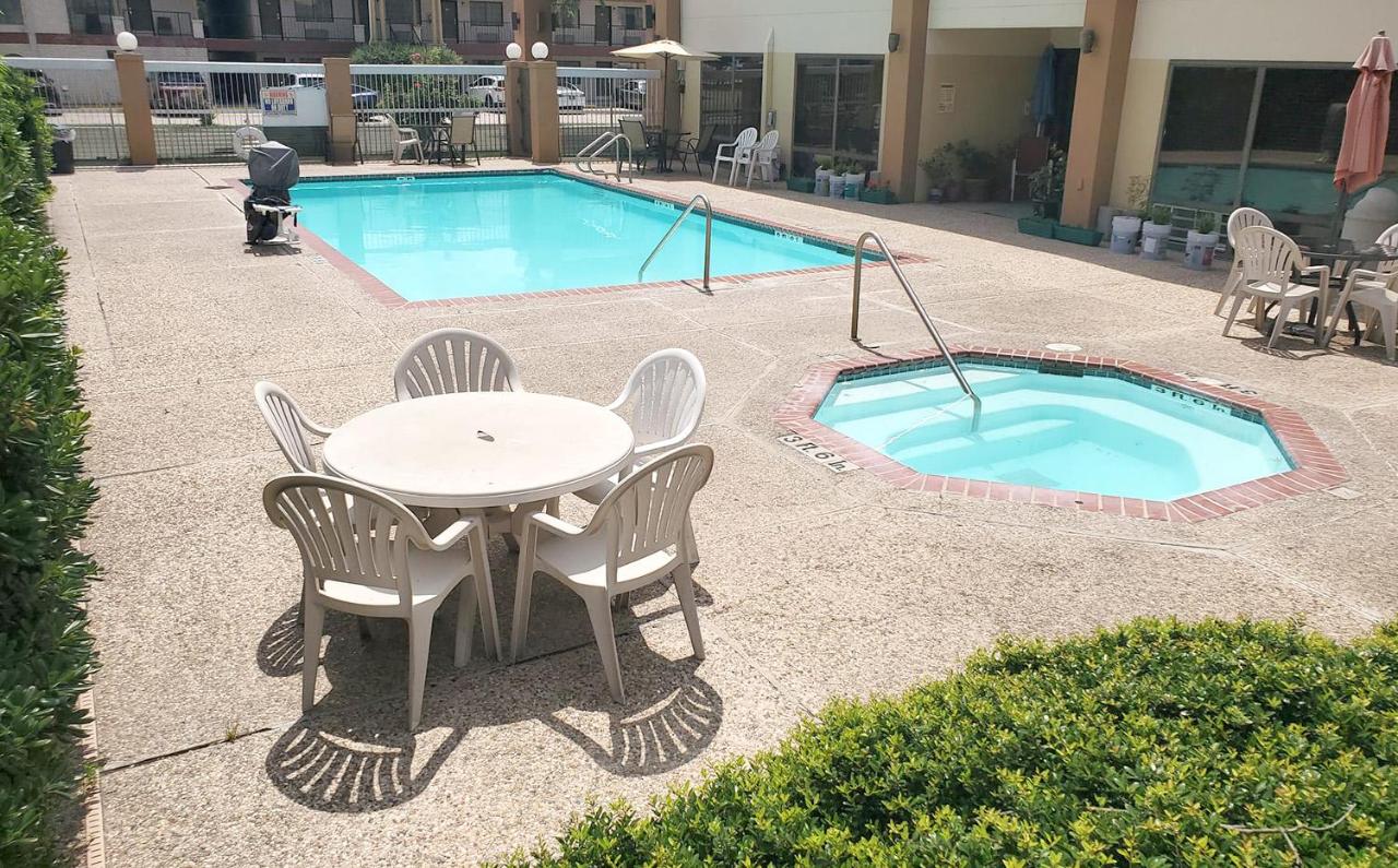 | Coratel Inn & Suites by Jasper New Braunfels