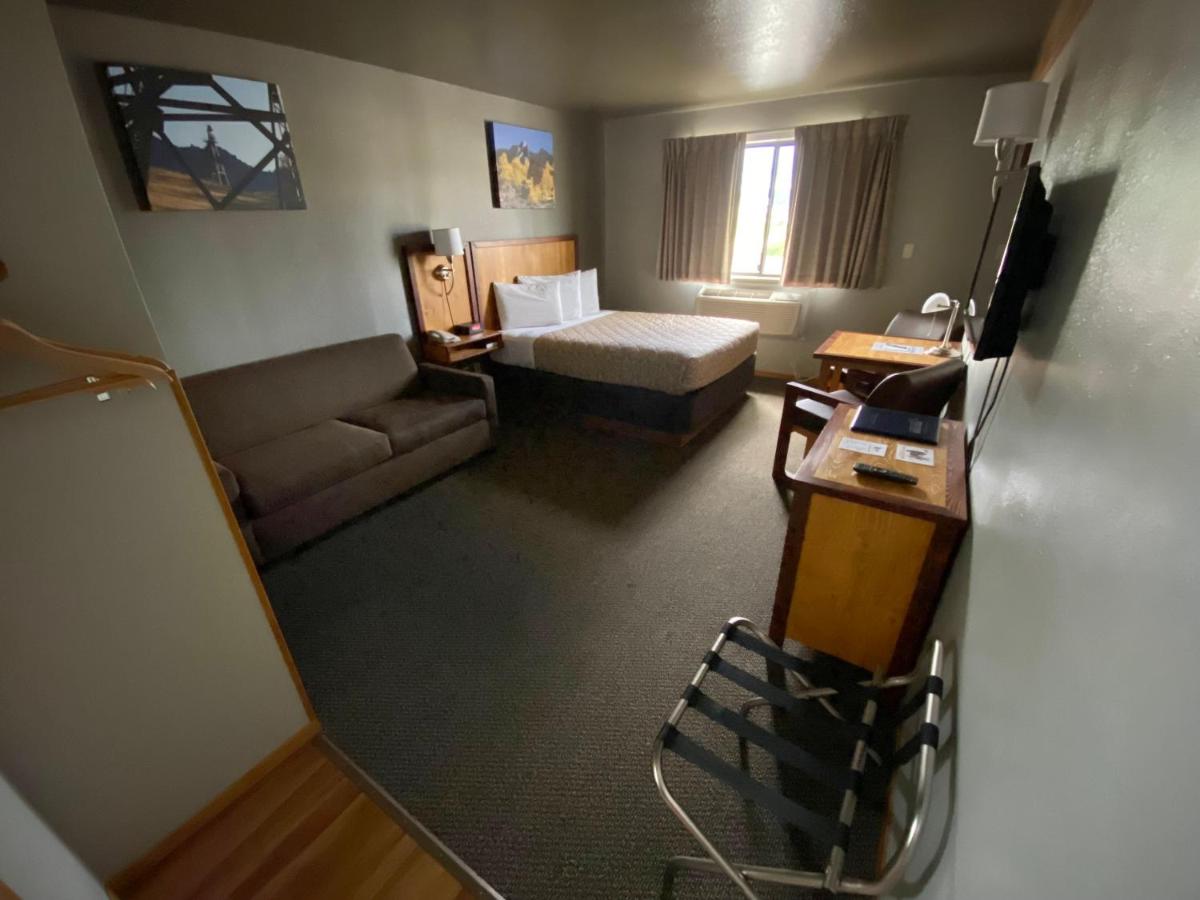 Queen Room at Rocker Inn
