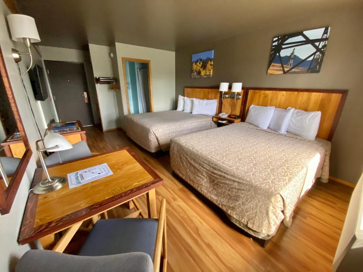Double Room with Two Double Beds at Rocker Inn