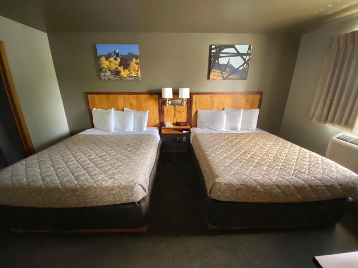Double Room with Two Double Beds at Rocker Inn