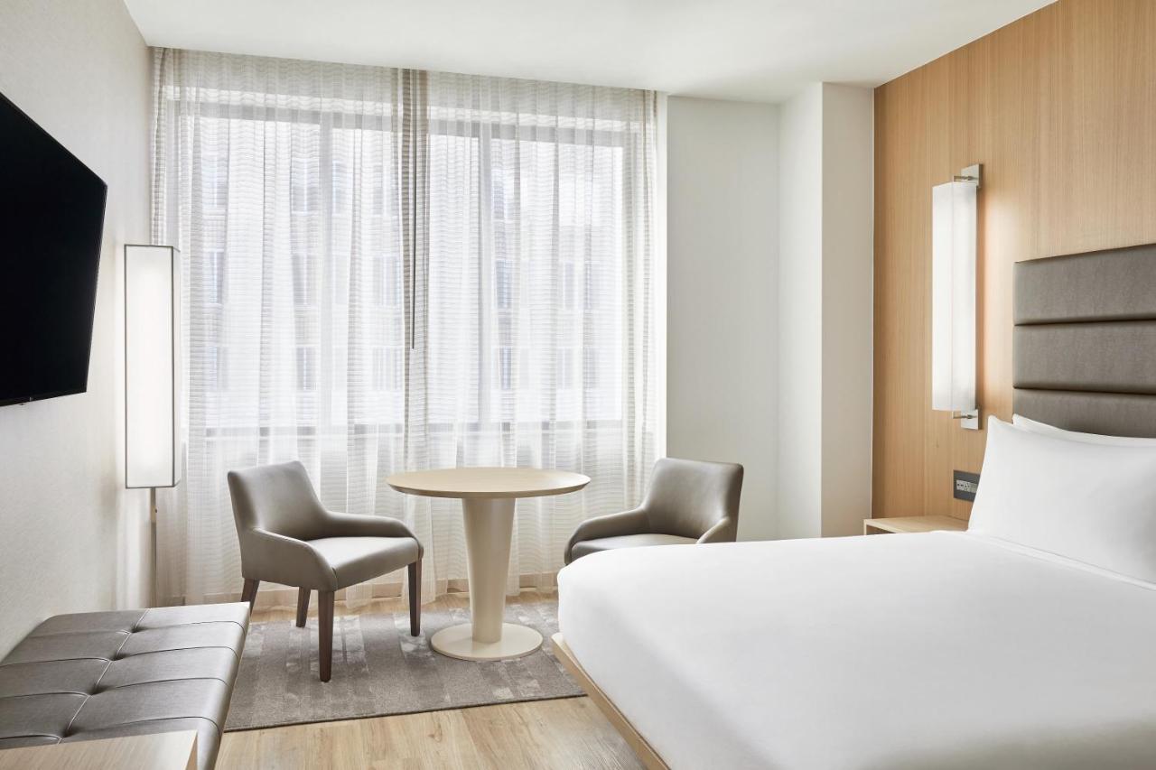 | AC Hotel by Marriott Houston Downtown