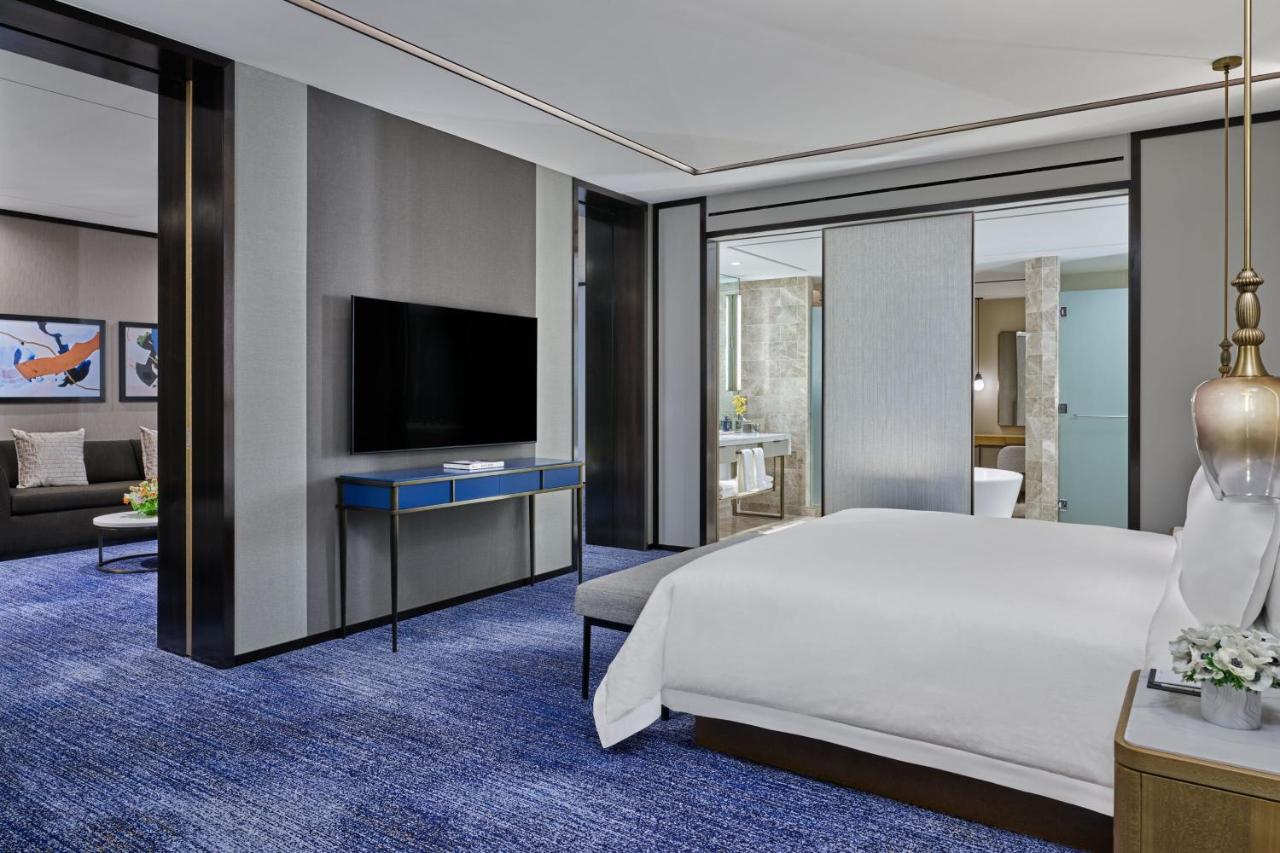Caroline Astor Suite at The St. Regis Chicago