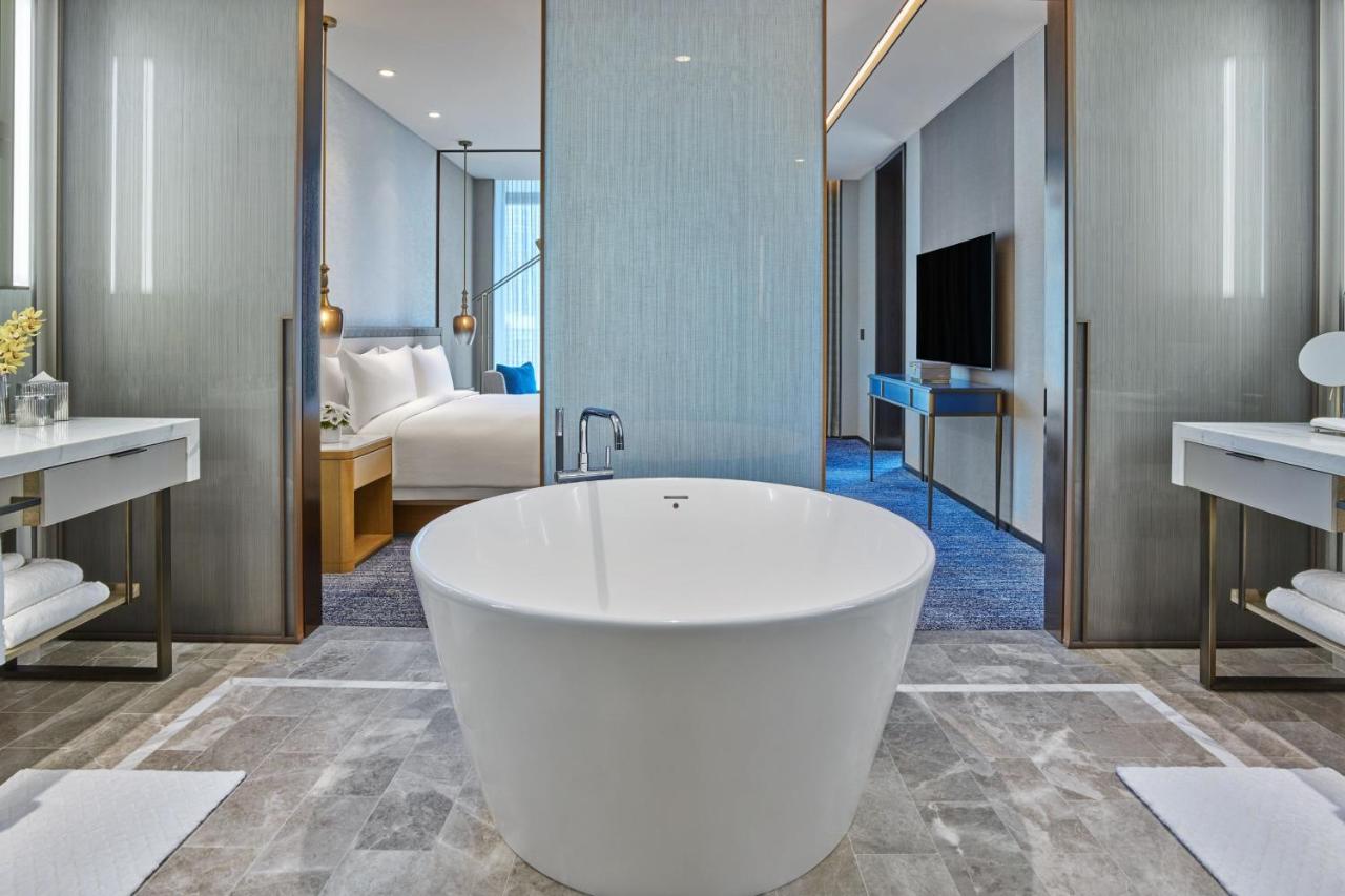 Caroline Astor Suite at The St. Regis Chicago
