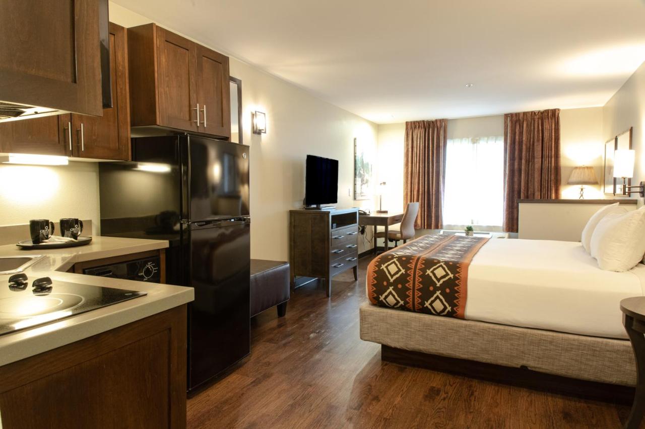 Extended Stay Suite at Oxford Suites Pendleton