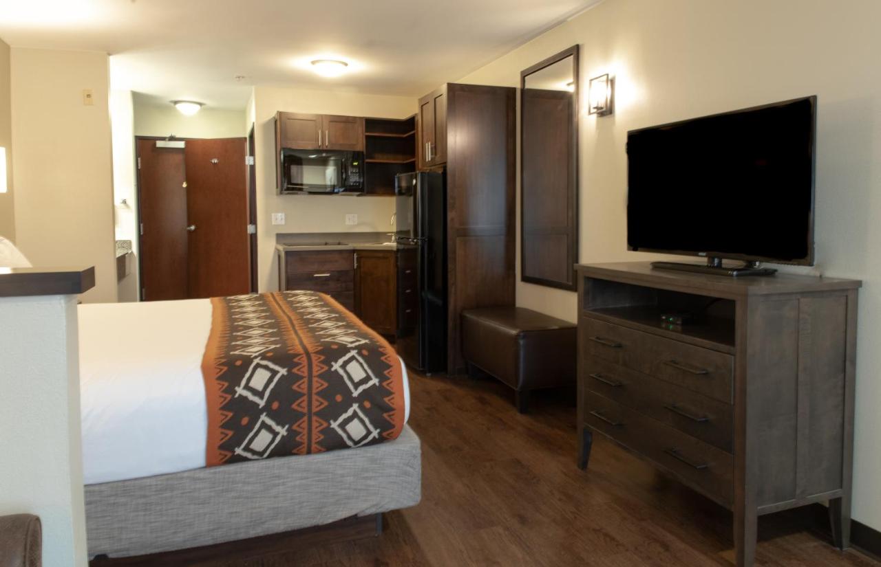 Extended Stay Suite at Oxford Suites Pendleton