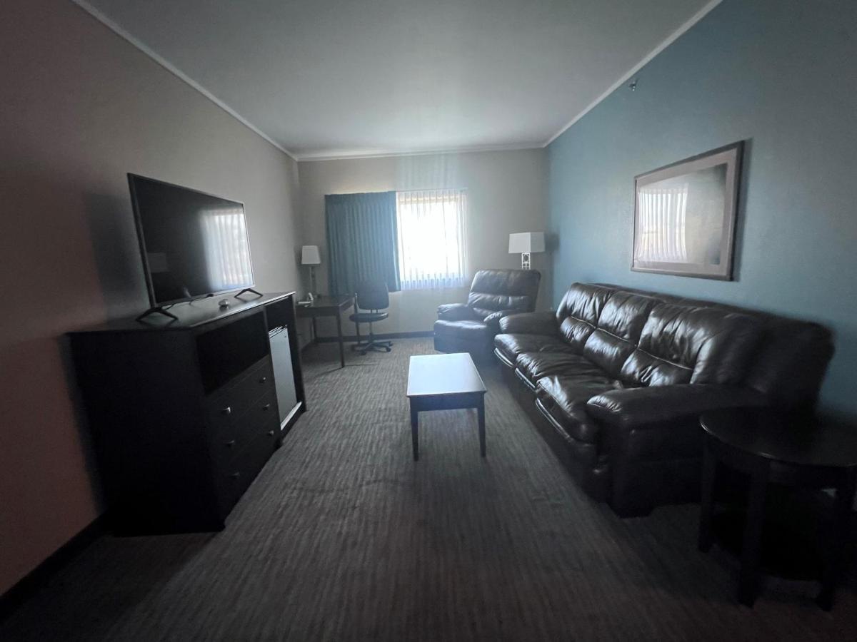 | Cobblestone Inn & Suites - Fort Dodge