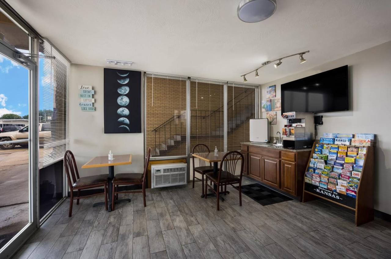 | Knights Inn Oakley