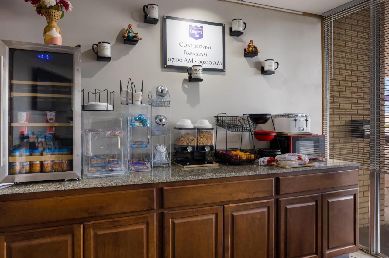 | Knights Inn Oakley