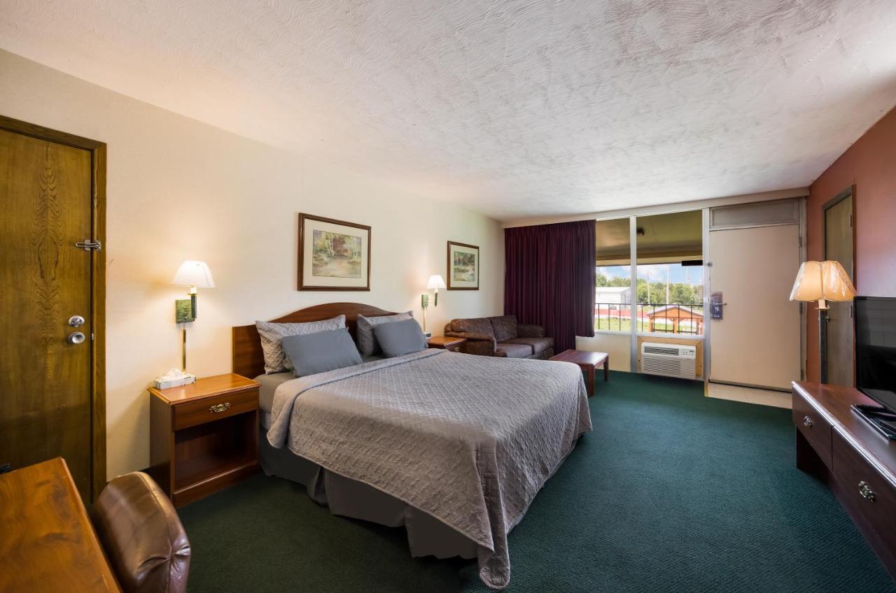 | Knights Inn Oakley