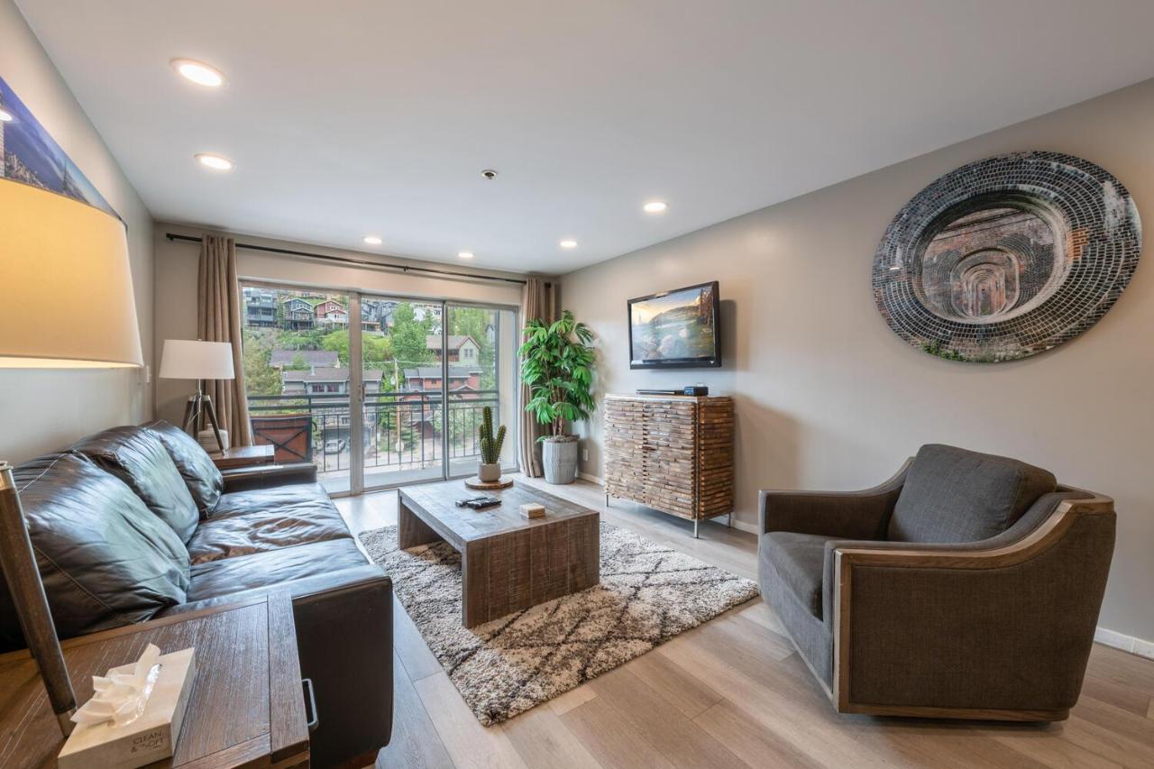 One-Bedroom Apartment at Treasure Mountain Inn