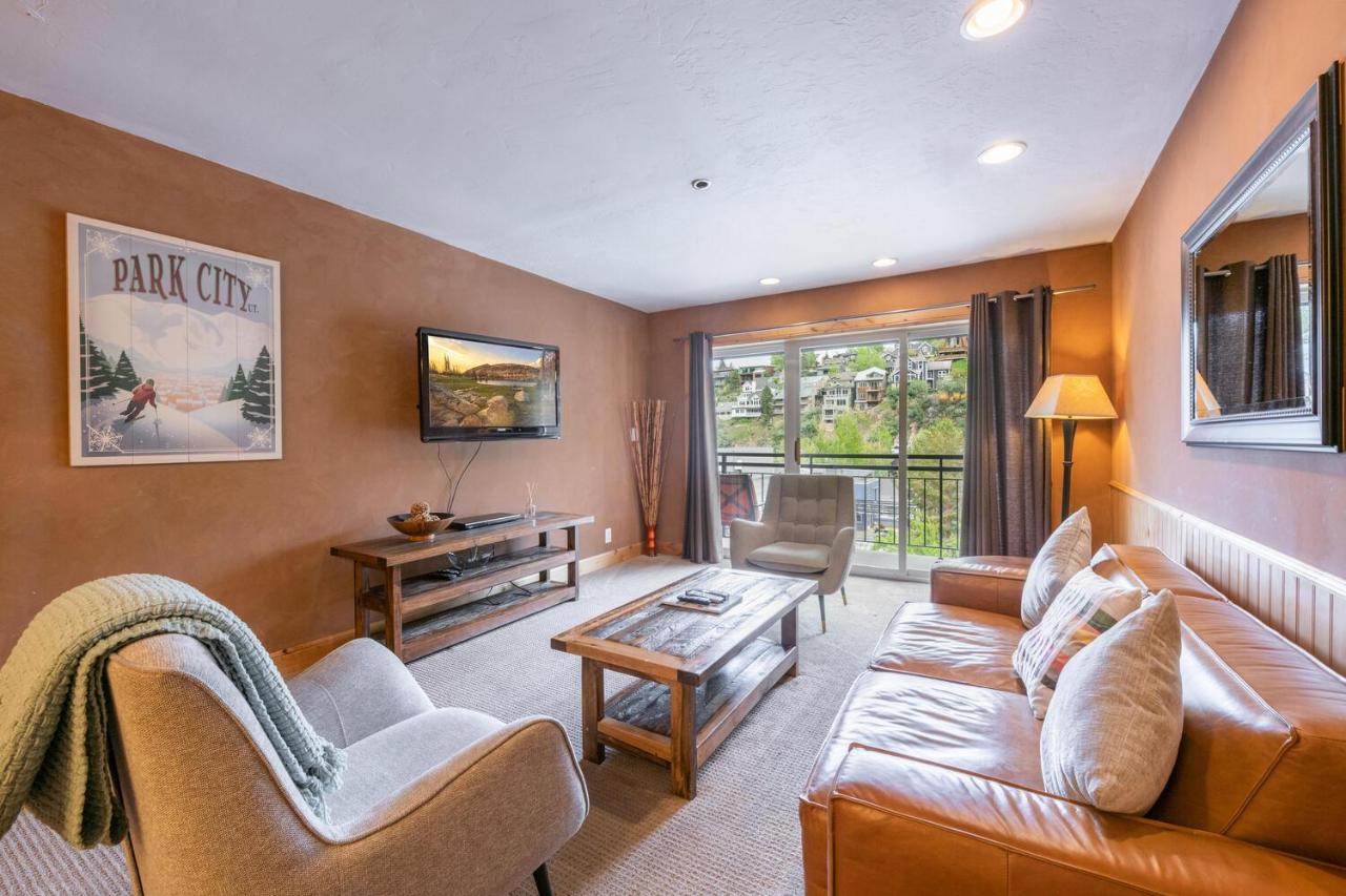One-Bedroom Apartment at Treasure Mountain Inn